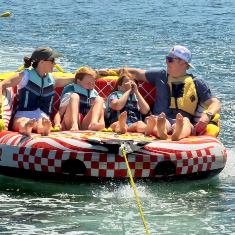 Royale Kingdom prize · Tubing