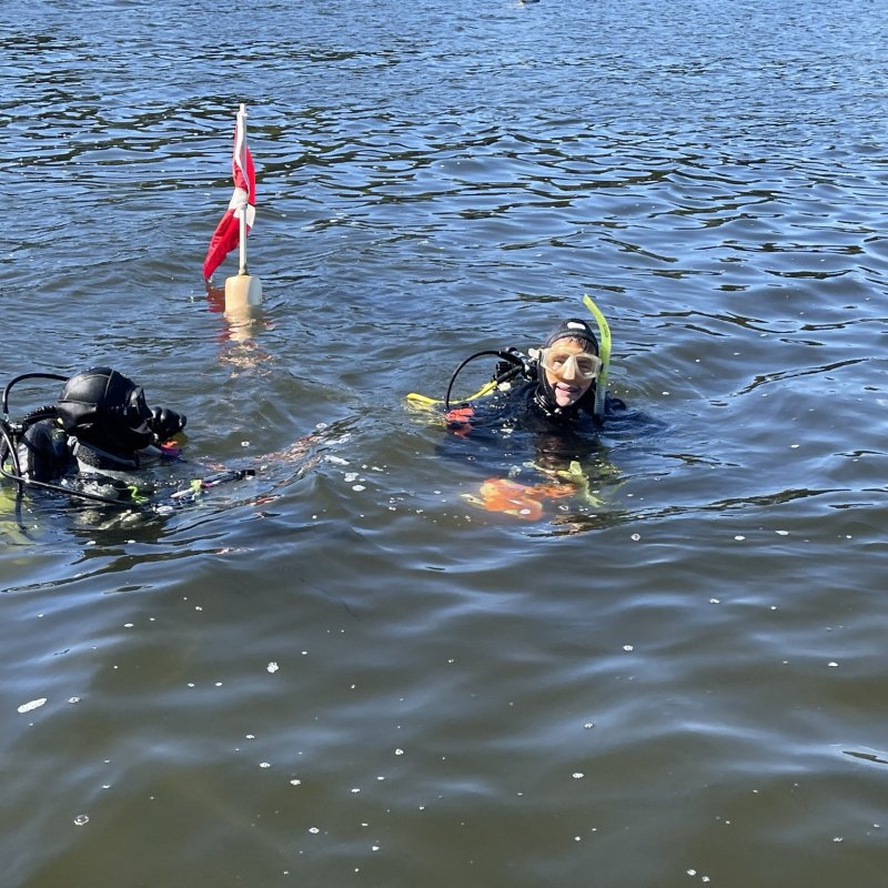 Cait & Jesse mapping out our reef