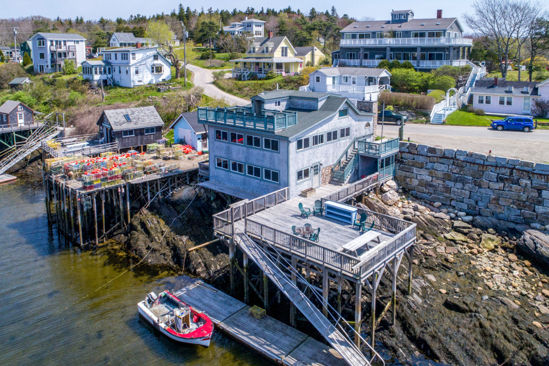 Basecamp Lodge, West Point Village